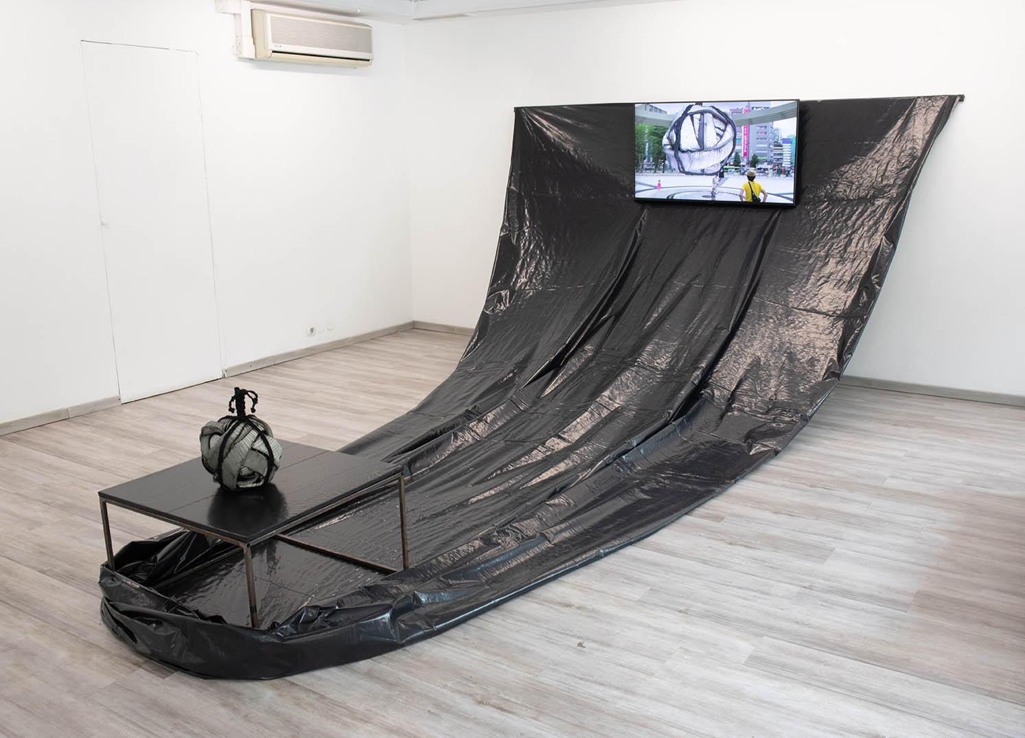 HUSZ Agnes Tomeishi  Megallito Ko KAS Galeria Kiallitasi Enterior 2021 5