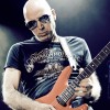 joe_satriani_p2010_12