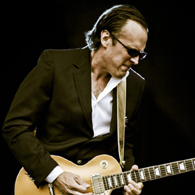 Joe Bonamassa is Budapestre jön a nyáron