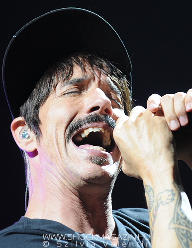 red_hot_chili_peppers_k2016_01