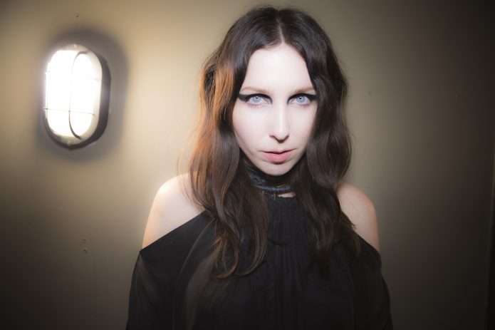 Chelsea Wolfe az A38-on