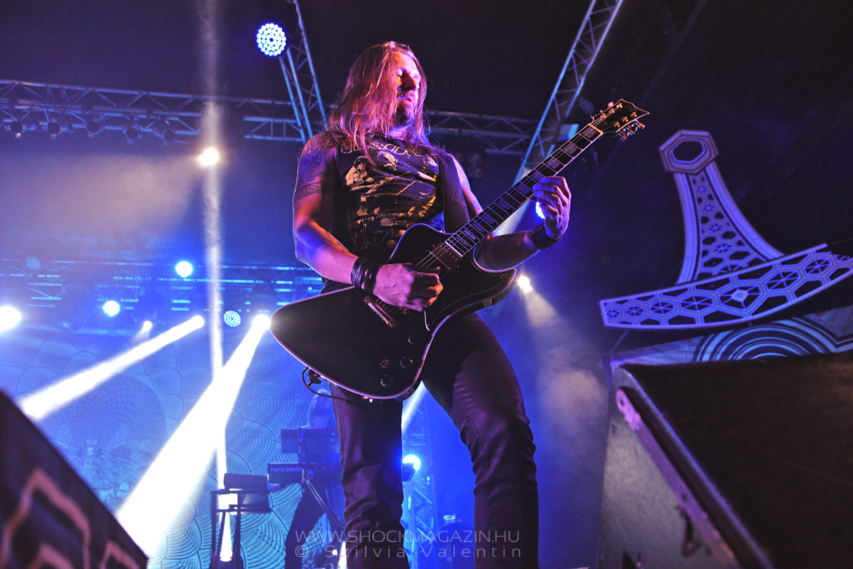 amorphis_k2019_02