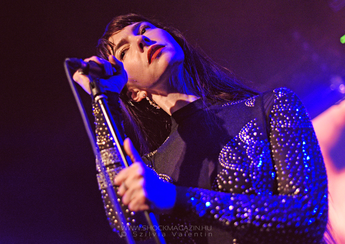 chrysta_bell_k2019_05
