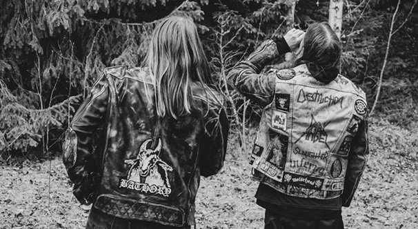 „Ízig-vérig metált játszunk, nagyon hangos gitárokkal”