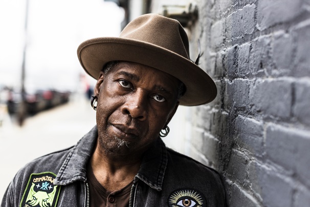 Vernon Reid: „Ha elkezdek agyalni, hogy tényleg ott van Mick Jagger, szétesem az idegességtől”