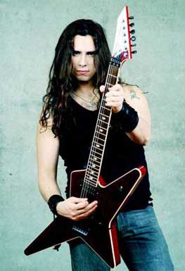 Gus G.: nyitott ajtók előtt
