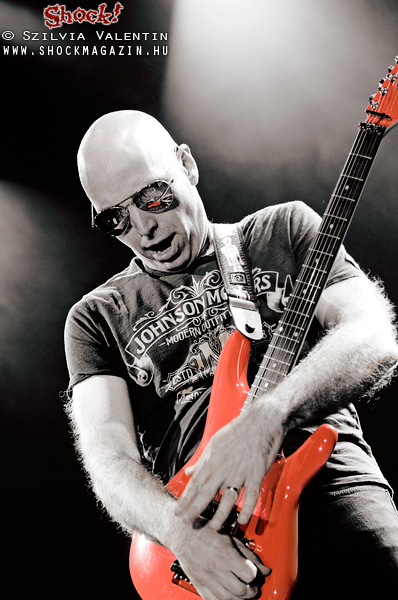 joe_satriani_2010_02