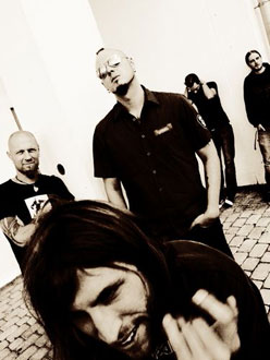 Soilwork: turnézás és riffgyúrás